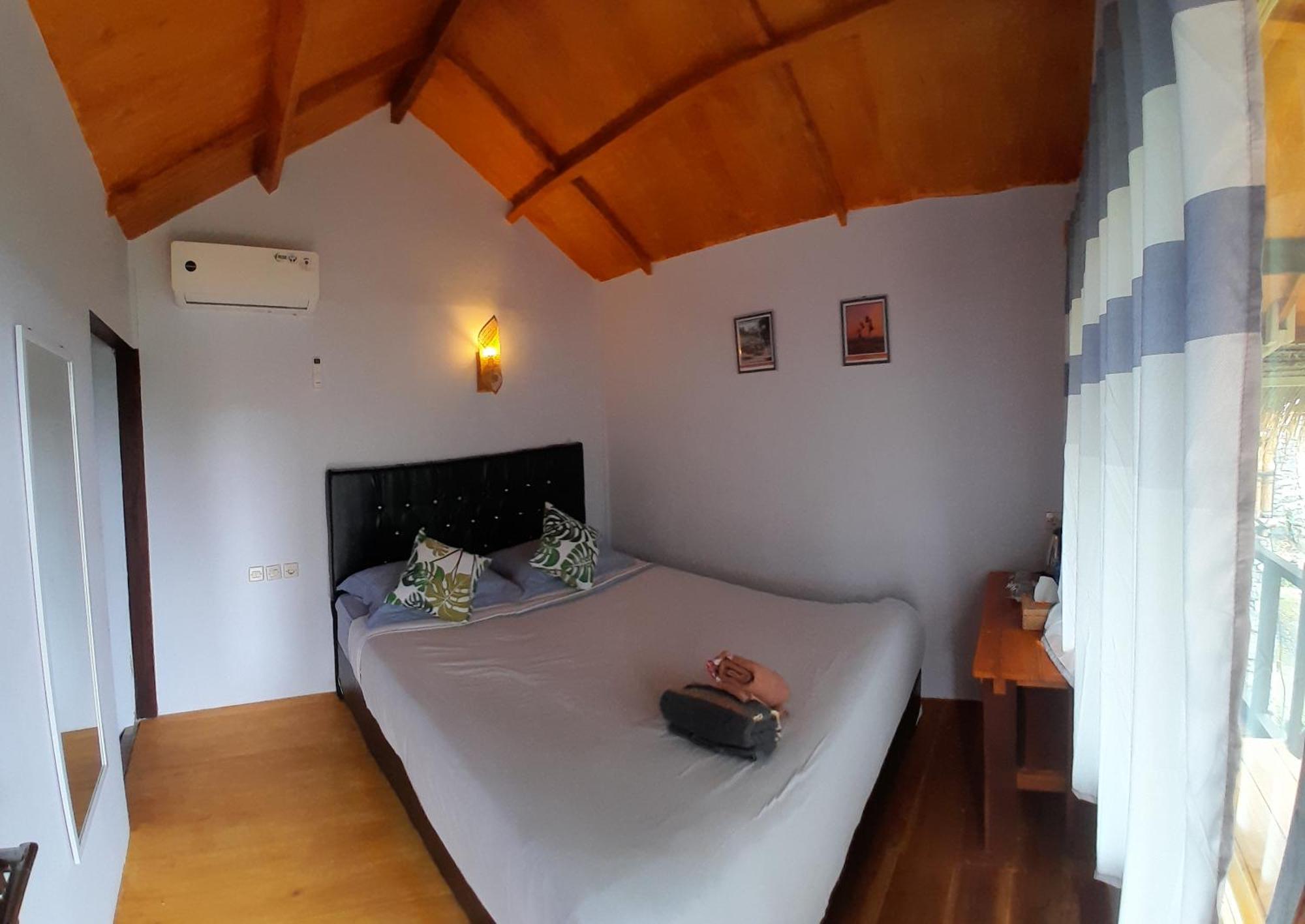Poetri Bungalow & Restaurant Сенару Екстер'єр фото