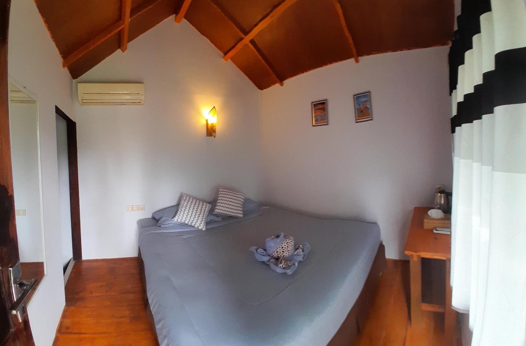 Poetri Bungalow & Restaurant Сенару Екстер'єр фото